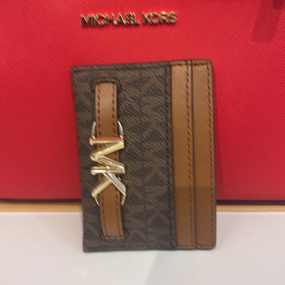 MICHAEL KORS
Reed Large Pebbled Leather Card Holder Case Wallet 
BROWN MK
NWT - Picture 15 of 16